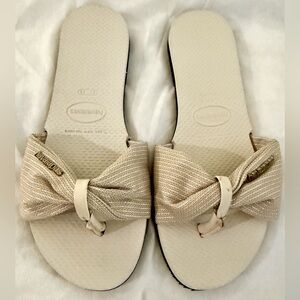 NWOT Havaianas You St Tropez flip flops